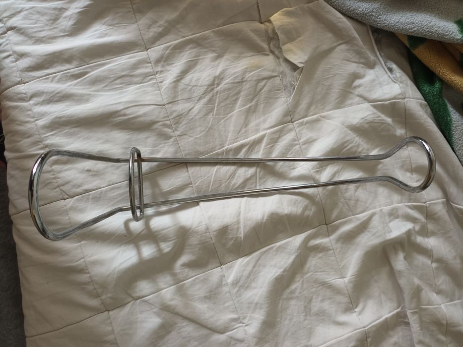 Elegancki stojak na butelkę