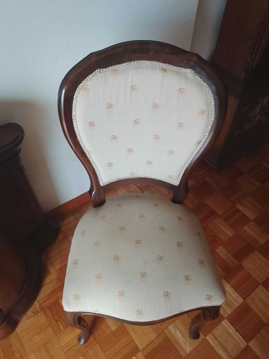 CADEIRA CLASSICA DE QUARTO