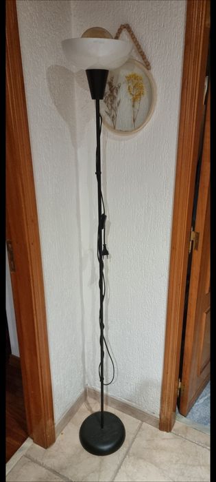 Candeeiro de pé IKEA