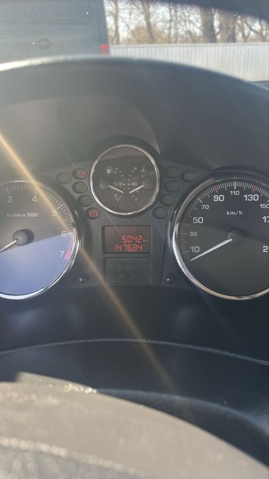 Автомобіль Пежо 206 +