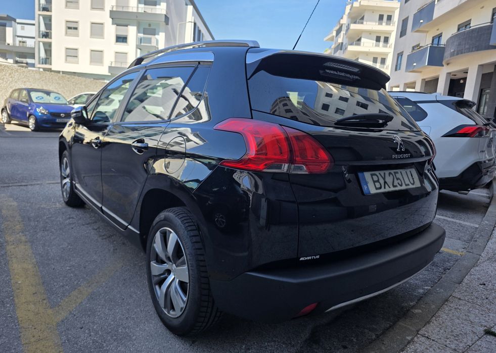 Peugeot 2008 — fotografia 3