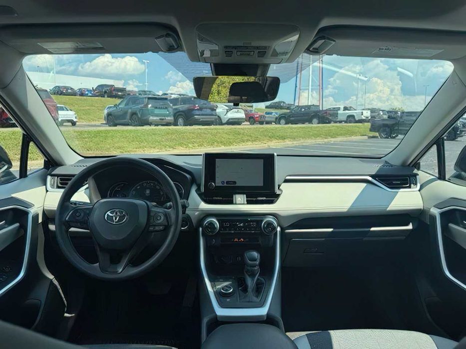 Toyota RAV4 2.5 Hybrid      2023