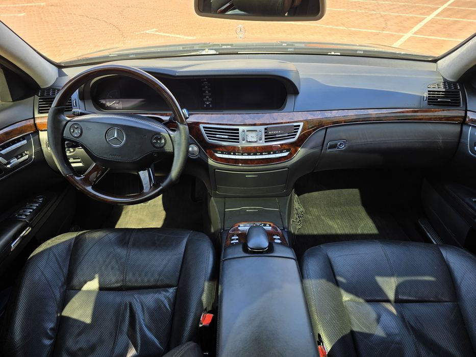 Продам свой Mercedes Benz w221 Long S500 5.5 идеальный