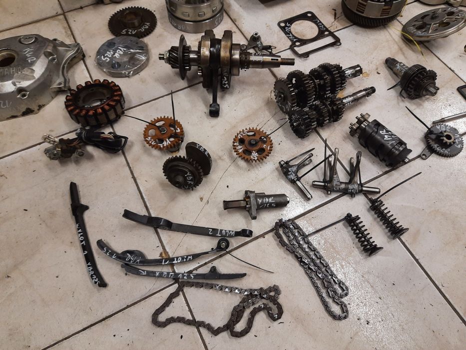 Yamaha YBR 125 silnik części wał głowica cylinder sprzęgło kapa skrzyń