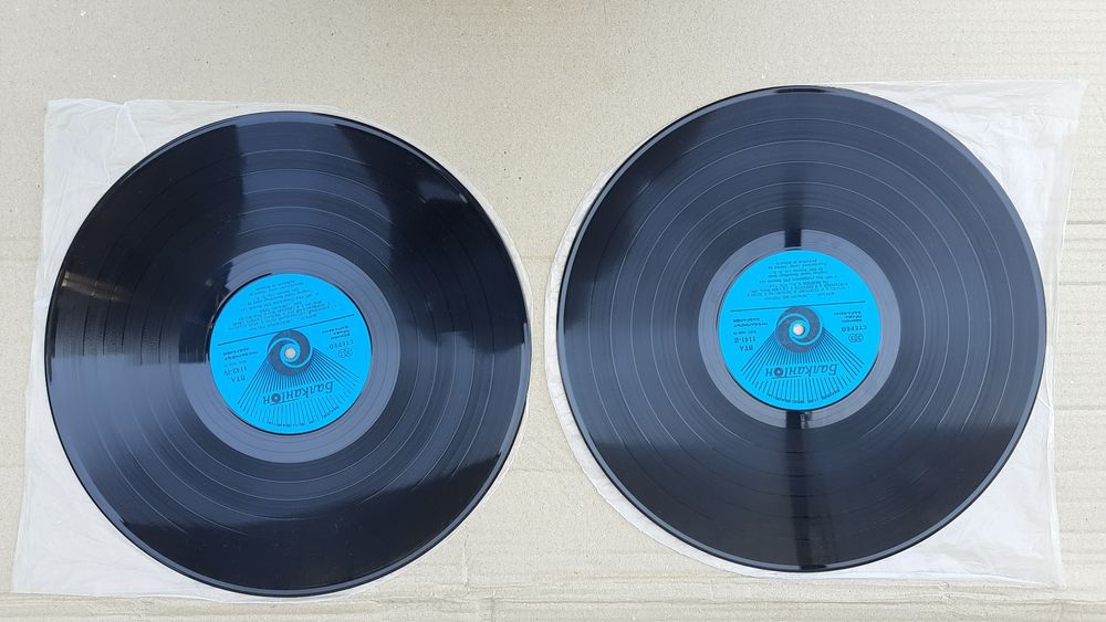 Beatles, винтажный альбом из двух пластинок , студия Балкантон