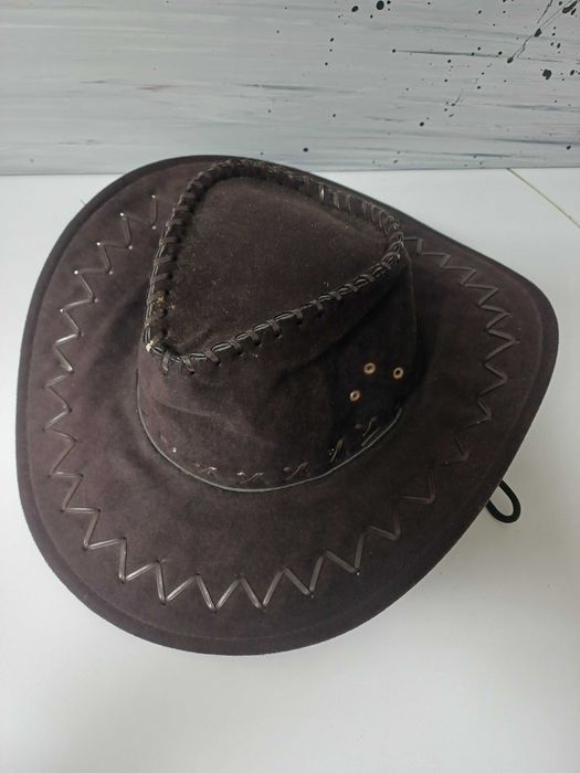 Chapéu de Cowboy preto em camurça