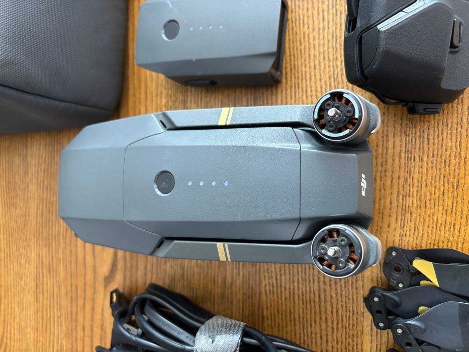 Квадрокоптер DJI Mavic Pro 4K