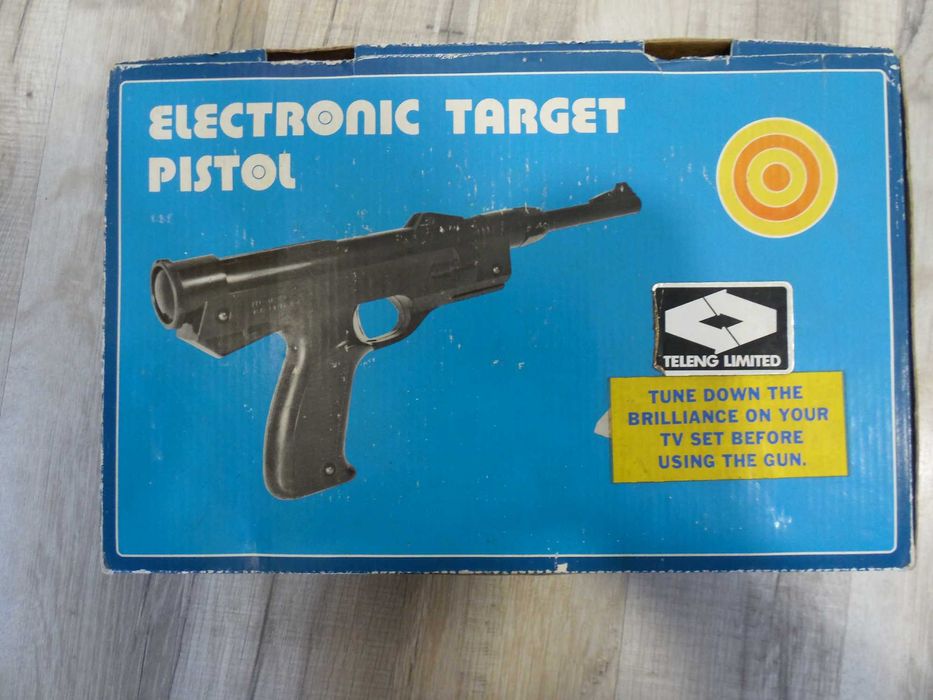 Consola TV Vintage Sovereign Supersports com Pistola