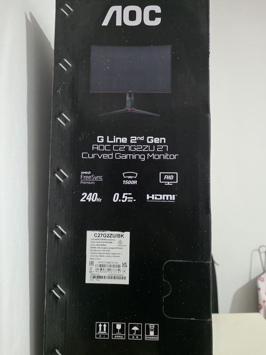 Monitores e itens de informática