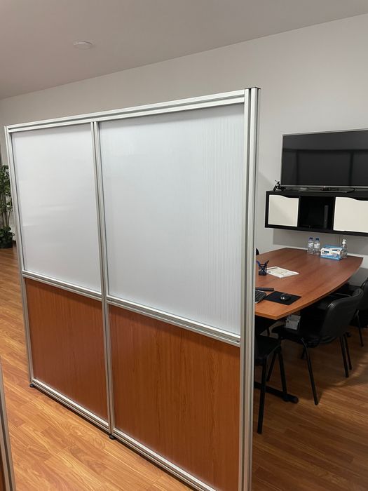 Divisórias em alumínio / acrílico