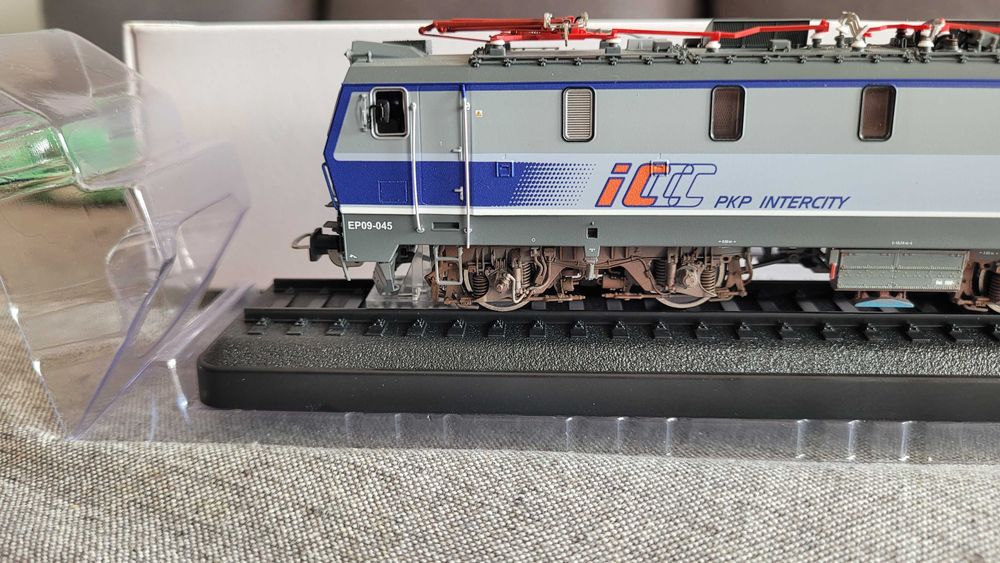 EP 09 045 PIKO h0