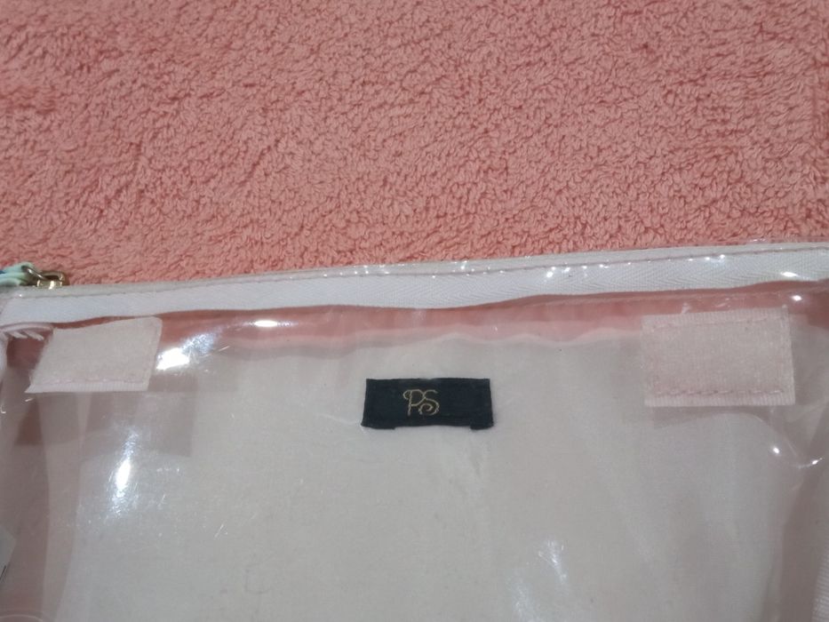 Organizador de maquilhagem, esteja ou não em viagem - 3 compartimentos