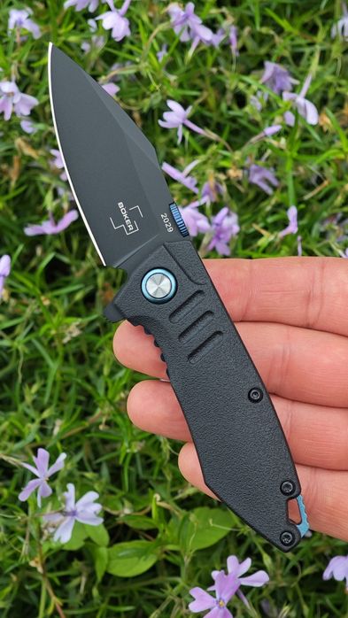 Boker Plus Bend Blackout: помічник відкриття, клинок D2, накладки GFN, дизайнер Lucas Burnley. Чудовий ніж з помічником відкриття. На кожен день EDC