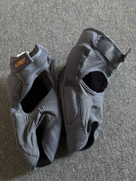 Ochraniacze na kolana leatt  df 6.0 l/xl