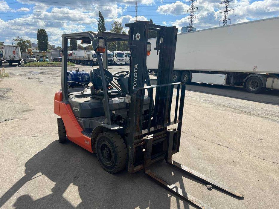 Погрузчик Toyota 02-8FGF20