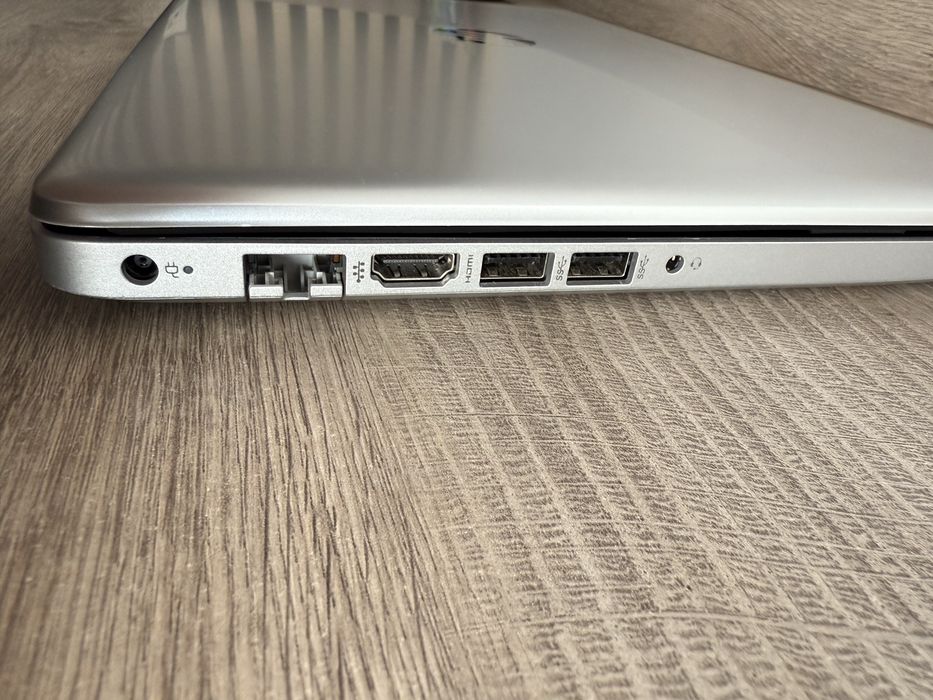 Laptop HP model 15-db1033nw