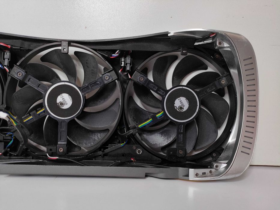 Obudowa + 3 x Wentylator Zotac GeForce RTX 4090 AMP Extreme AIRO 24GB