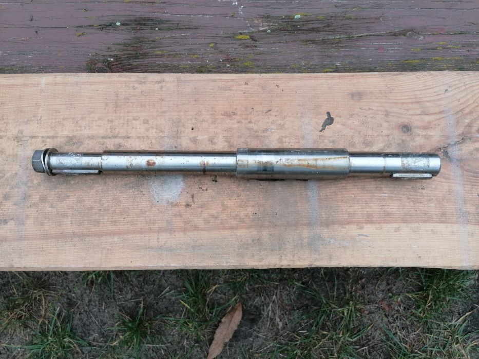 Wałek, ośką metalowa