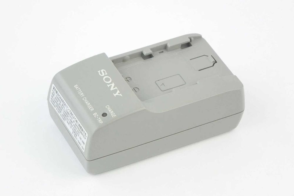 Carregador Sony BC-TRP com cabo de ligação 50/60 Hz 5W