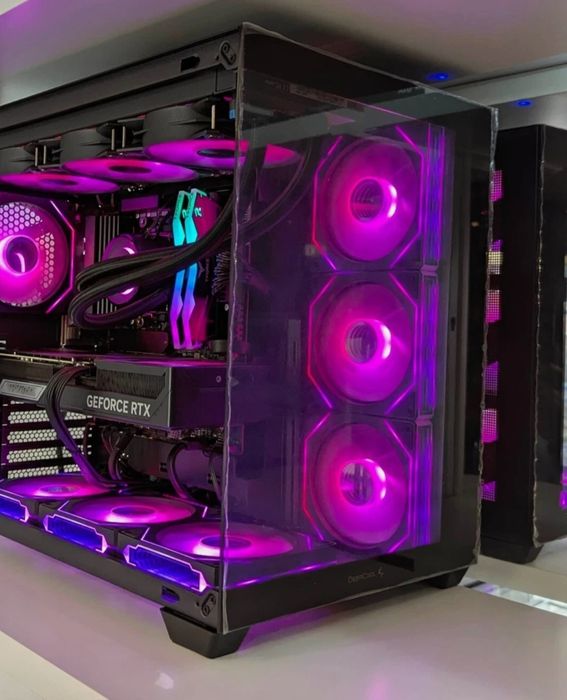 Ryzen 9800X3D/32GB DDR5/SSD de 2TB/RTX 5080 16GB
E
eliasbernhagen