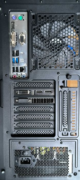 PC ARGB I7-4770\GTX 950 2GB\24GB\SSD 240GB\ 1TB\550W