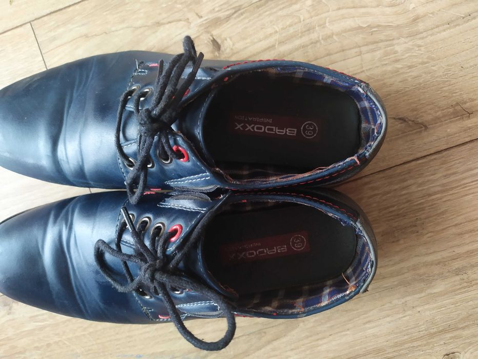 Buty chłopięce 39