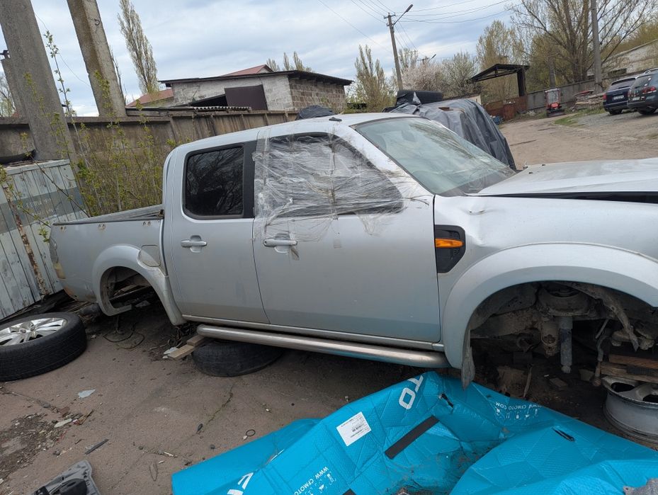 Дверка перед права Ford Renger 2009-2012 роки
