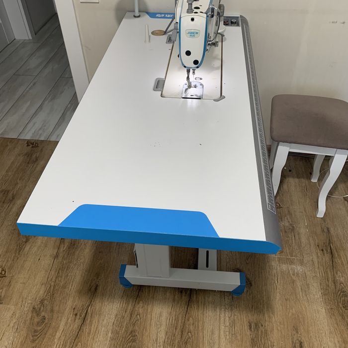 Прямострочка,швейна машина