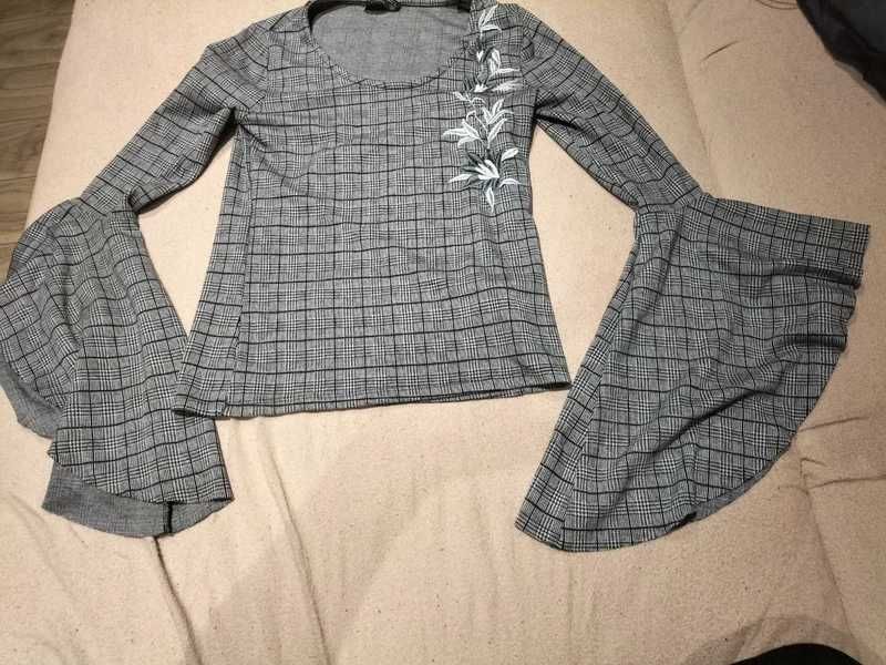 Bluzka z szerokimi rękawami