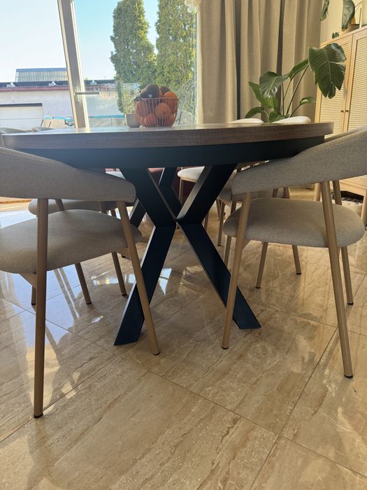 Stół do jadalni zapraszam