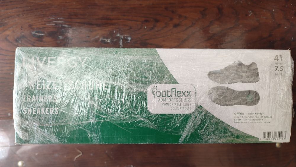 Німецькі шкіряні кросівки нові! 40-41. 7,5! 265-270