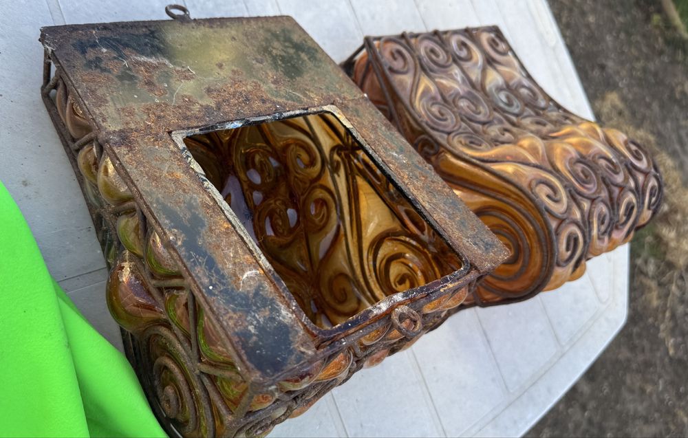 Lanternas de exterior em ferro e vidro murano