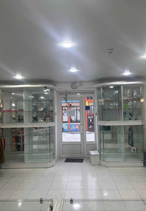 Оренда фасадного приміщення на червоній лініі