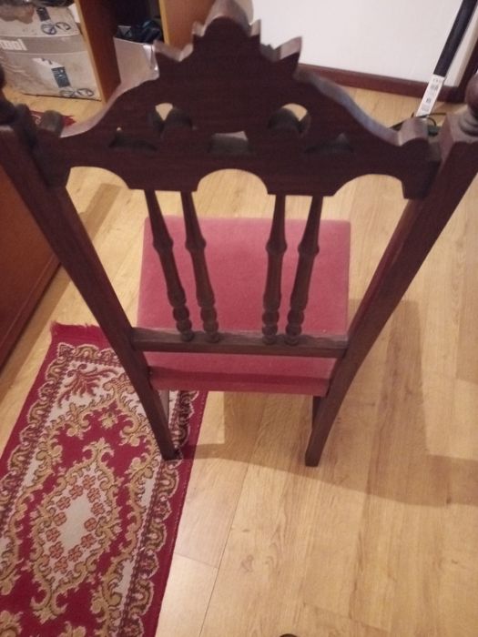 Cadeira antiga impecável