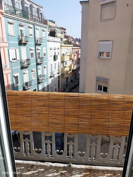 Quarto - localizado em Arroios Lisbon