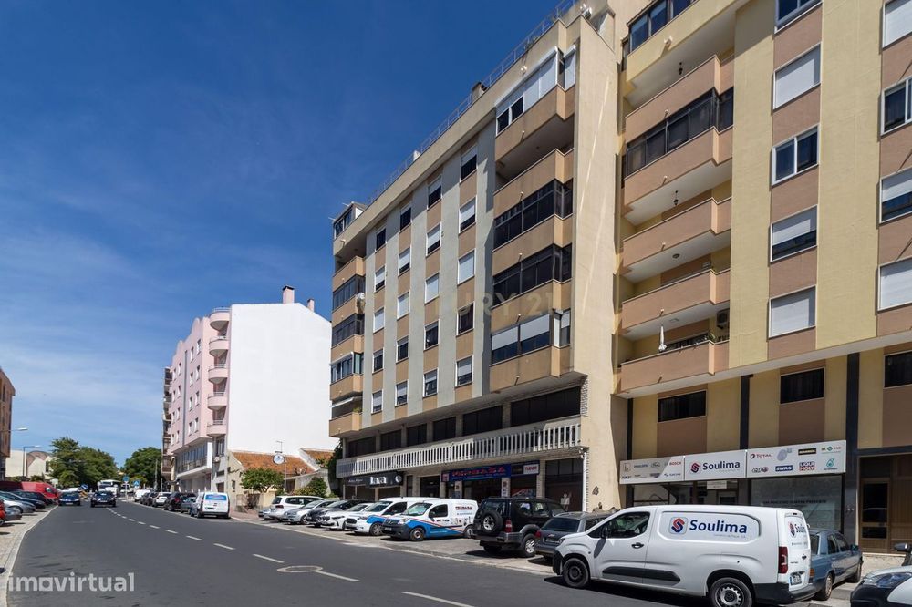 ESPAÇO COMERCIAL/SERVIÇOS com 311m2, para venda, no centro do Prior Ve