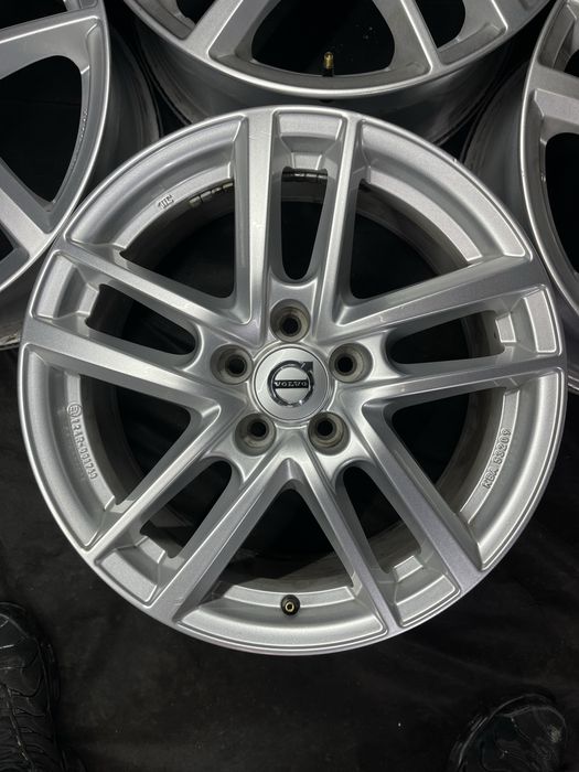 Диски R17 5x108 Et50.5 7.5J. Volvo XC60 XC40 XC70 V90 V70 V60 V40 Ford