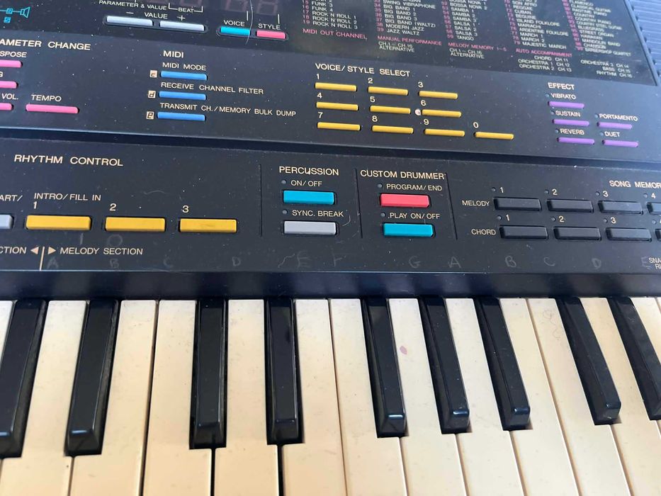 Keyboard Yamaha Porta Sound PSS-580