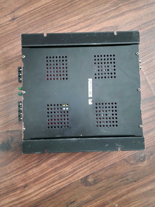 Автоусилитель 2 канальный 600 ватт под востановление