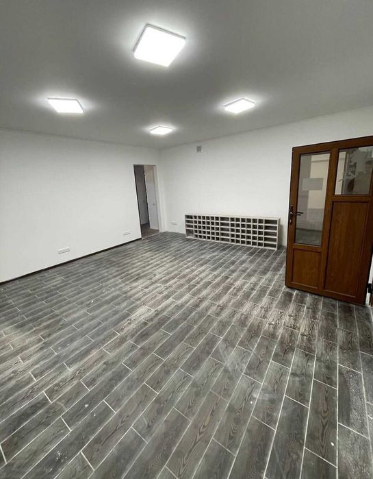 Продаж комерційного приміщення на Ближньому Замості