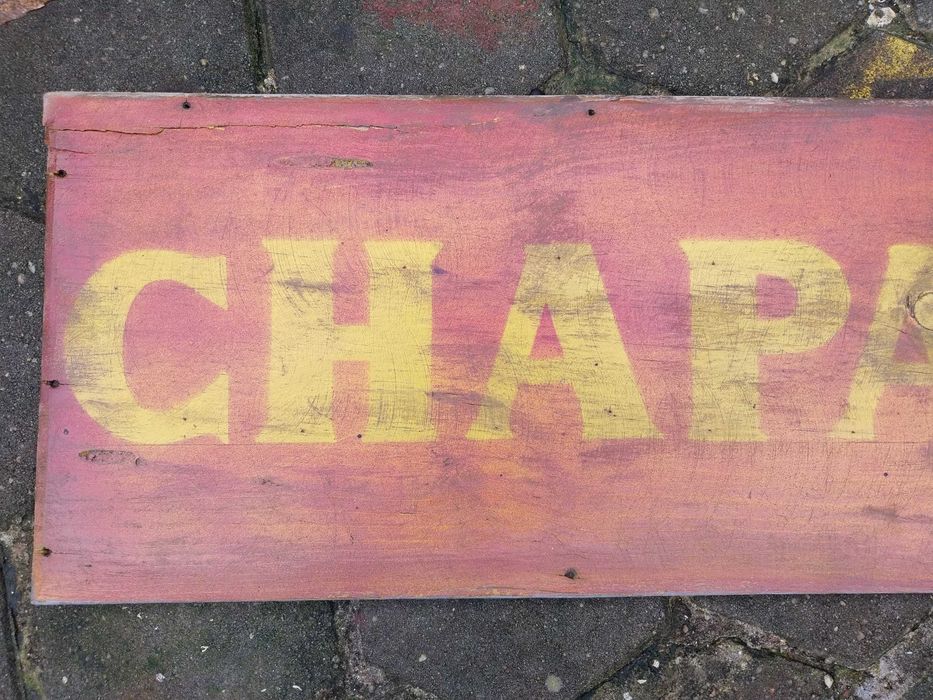 Placa antiga em madeira: Chaparia
