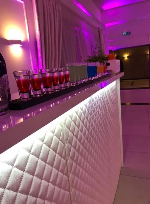 Barman na wesele - Drink bar - Napis LOVE - Taniec w chmurach