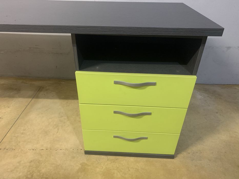 Secretária Usada em Bom Estado