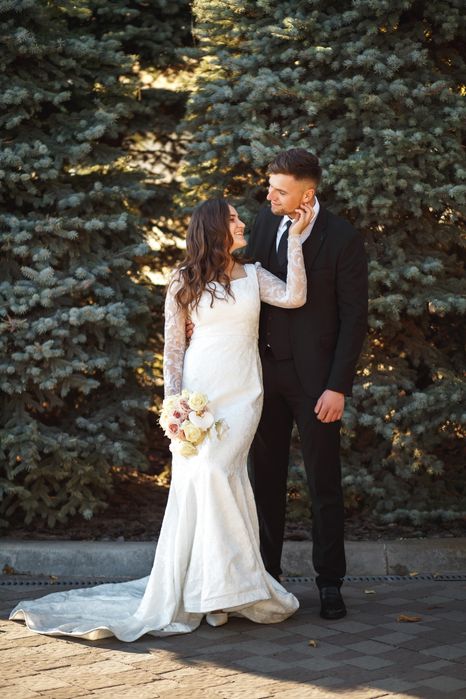 Продається весільна сукня