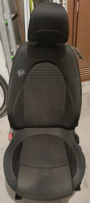 Banco Alfa Romeo Mito frente