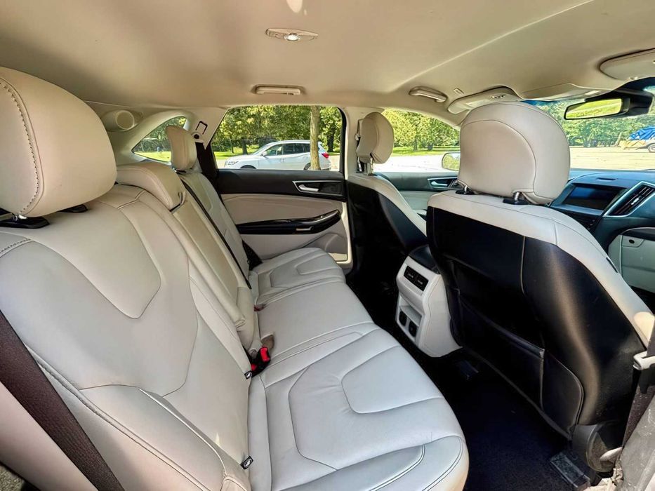 Ford Edge Titanium      2019