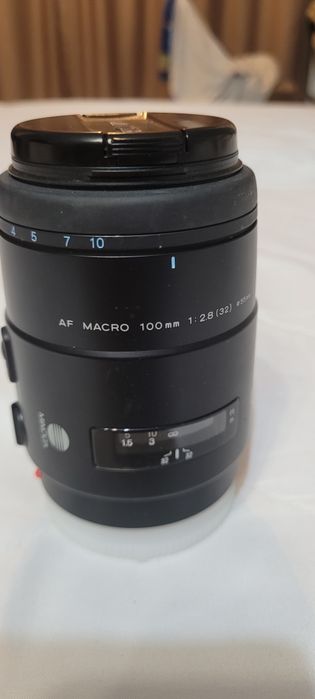 Объектив Minolta AF Macro 100mm f/2.8, байонет Sony A, состояние почти