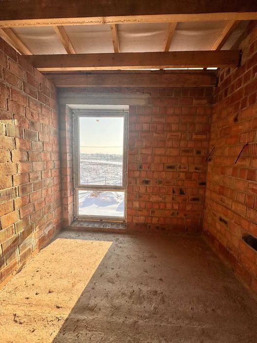 ЗБУДОВАНИЙ ТАУНХАУС за вигідною ціною в дуже хорошій локації!