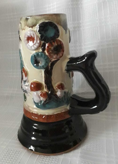 KUFEL PRL duży ceramiczny kolorowy ozdobiony scenką rodzajową