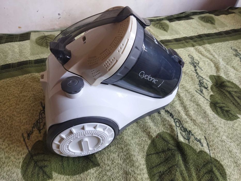 Пылесос Gorenje с контейнером 1900W.